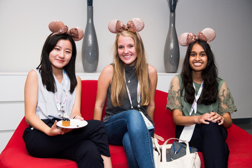 HPE_Careers's tweet photo. 😎#EPIC week for #WomenInTech at #GHC19 👩💻 We were thrilled to meet all the bright and talented ladies present and... #MinnieMouse was #InDaHouse 🙌 #mouseears #epcot #MakeYourMark #WeAreHPE #HPEWomeninTech Learn about our culture explore #HPECareers 👉 https://t.co/oOoxQZNsVu https://t.co/V1v14TM3oU