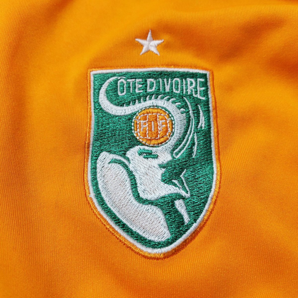 Classic Football Shirts tweet media