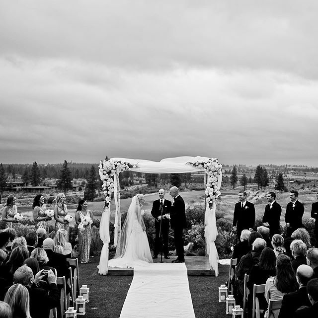 Hey babe, remember that time (4 years ago) we made all of our friends and family sit outside in the cold for 7 minutes and 32 seconds?! Pretty sure those were the best minutes of my life. Happy Anniversary. Love you 😘 ift.tt/2LIWauk