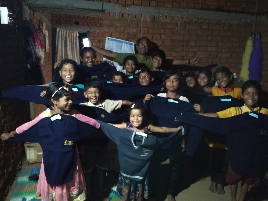kiran_purandare's tweet photo. Sweaters distribution amongst kids! 
The smile on their faces is priceless! It only gives us more and more energy to work for them and with them! 
#kids #tribalupliftment #conservation 
@narendramodi @PrakashJavdekar @SMungantiwar @NaturewalkO https://t.co/3ka6Kcal8v