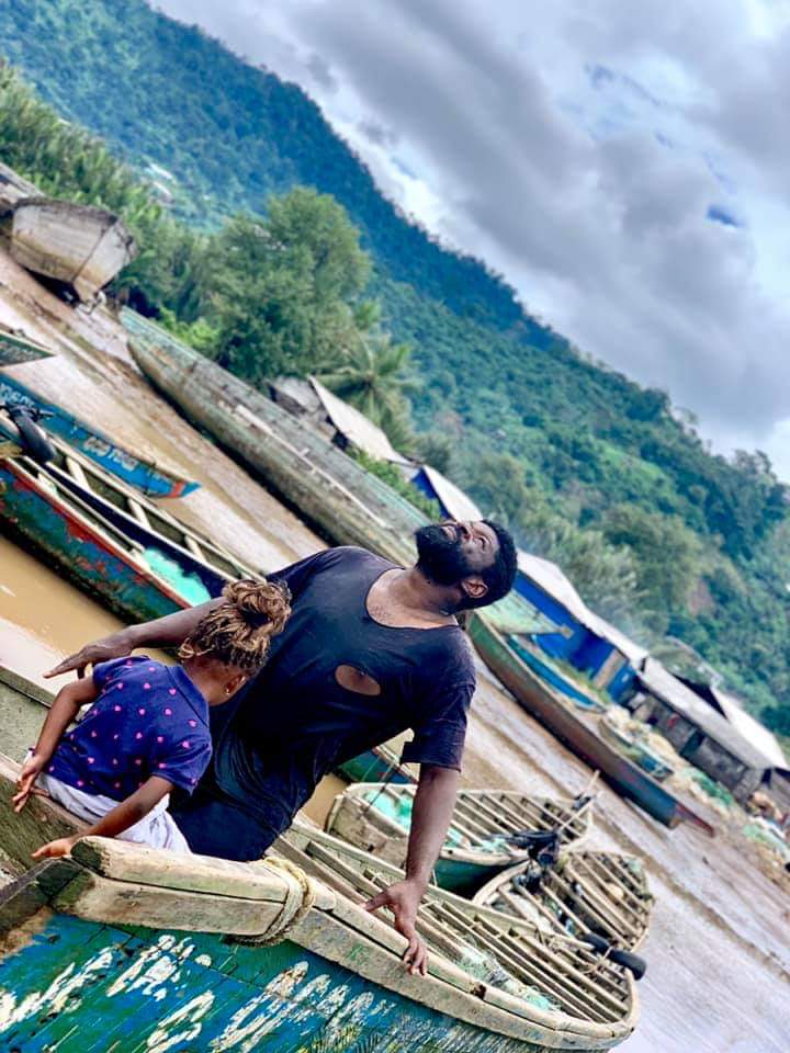 high5gists's tweet image. (picture essay)
Question: In your own words describe the image below (18mrks)
Tip: "The Fisherman's Diary"

Don't ask about the two points, I kept them for myself ;)

#CameroonMovies
#Kamerlink #KGT #KLM
#high5gists