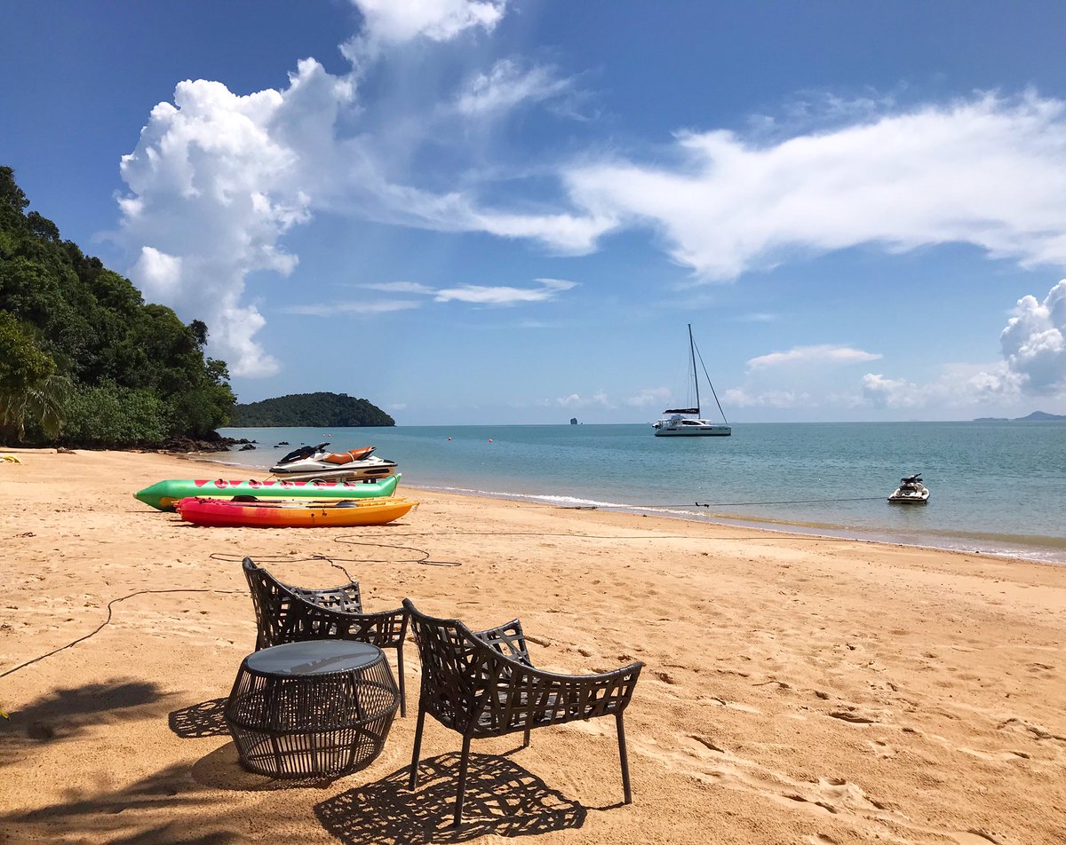 CocoBea32568582's tweet photo. Welcome to the Coco Beach! 🏖🏝 We are located at the Yao Yai island 🌴 only in 10 min by speedboat 🚤 from Phuket 🏝 Thailand 🇹🇭 #paradise #beach #resort #thai #thailand #phuket #sea #sport #watersport #enjoy #activelife #beach #travel #travelling #island #cocobeach #trip #tour https://t.co/hHlJdqhXGs