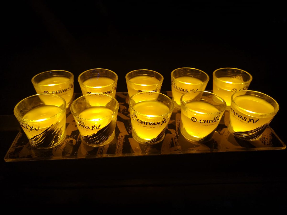 La_Morein's tweet photo. Vengan los shots de #OROLIQUIDO #chivasxv en La Santa Guadalajara 🙌🙌🙌🎉🎉🎉🎉 https://t.co/JCa1dvjT88