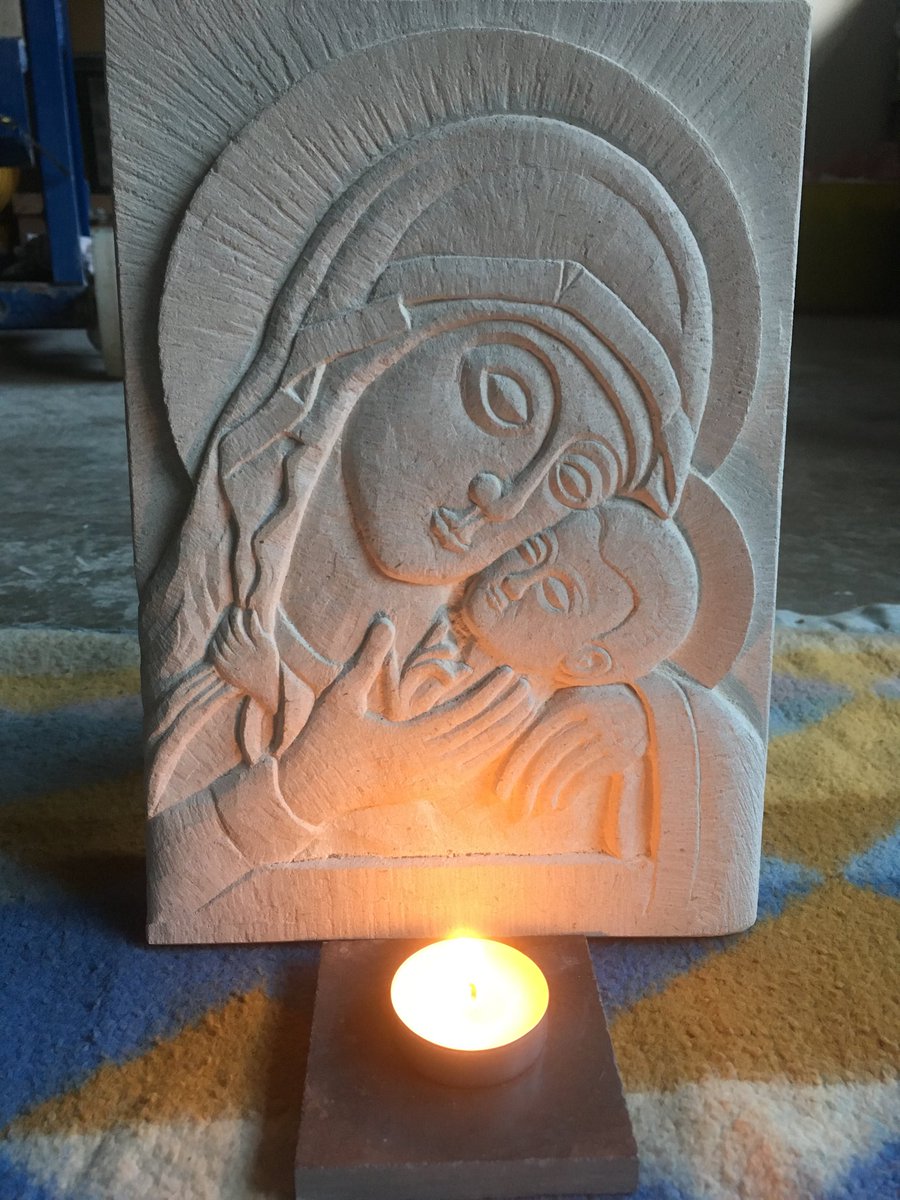 Morning prayer in the studio.
Mother of God, Portland Stone.
#BVM #portlandstone #stonecarving #dailyprayer