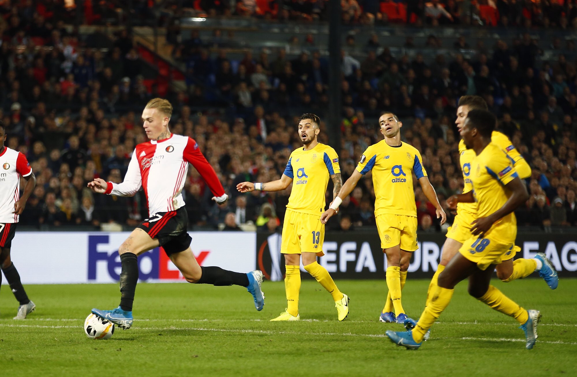 EGBJO0OXoAEYT3a?format=jpg&name=large