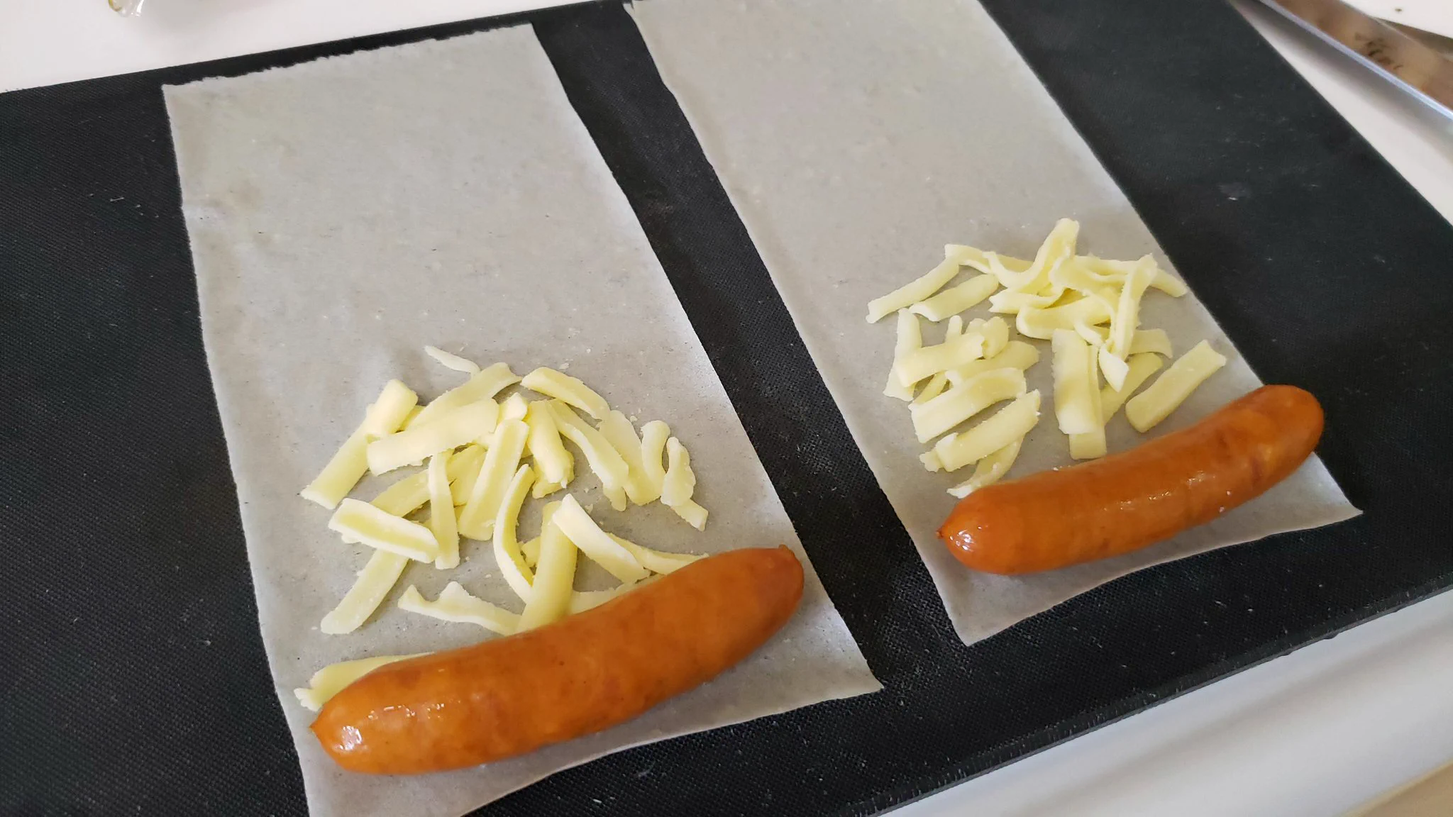 シャウエッセンがより美味しく！？「ダブルチーズシャウエッセンブリトー」の作り方！