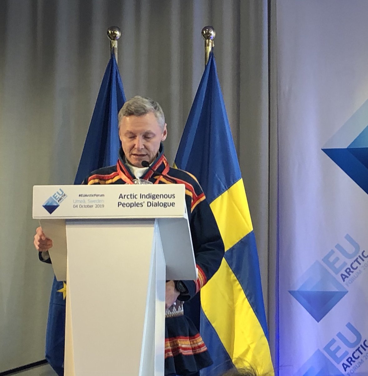 Swedish Sami Parliament President Per-Olof Nutti underlined in his opening words the value of traditional knowledge in maintaining the balance in nature. #EUArcticForum #umeå