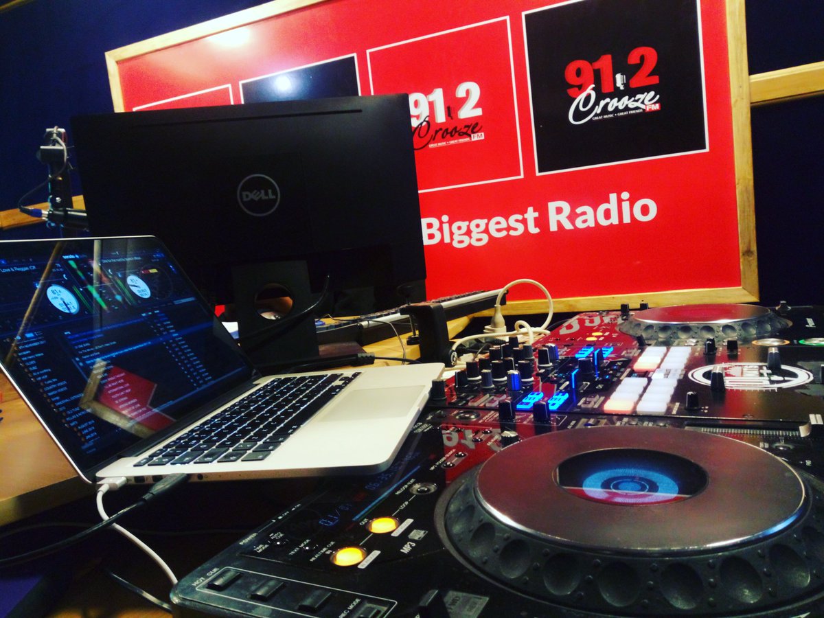 DeejMats's tweet photo. Yeye we ready #TGIF @912croozefm till 3pm ft #inyaaclare π₯π₯πππ https://t.co/YOtAHIUMzT