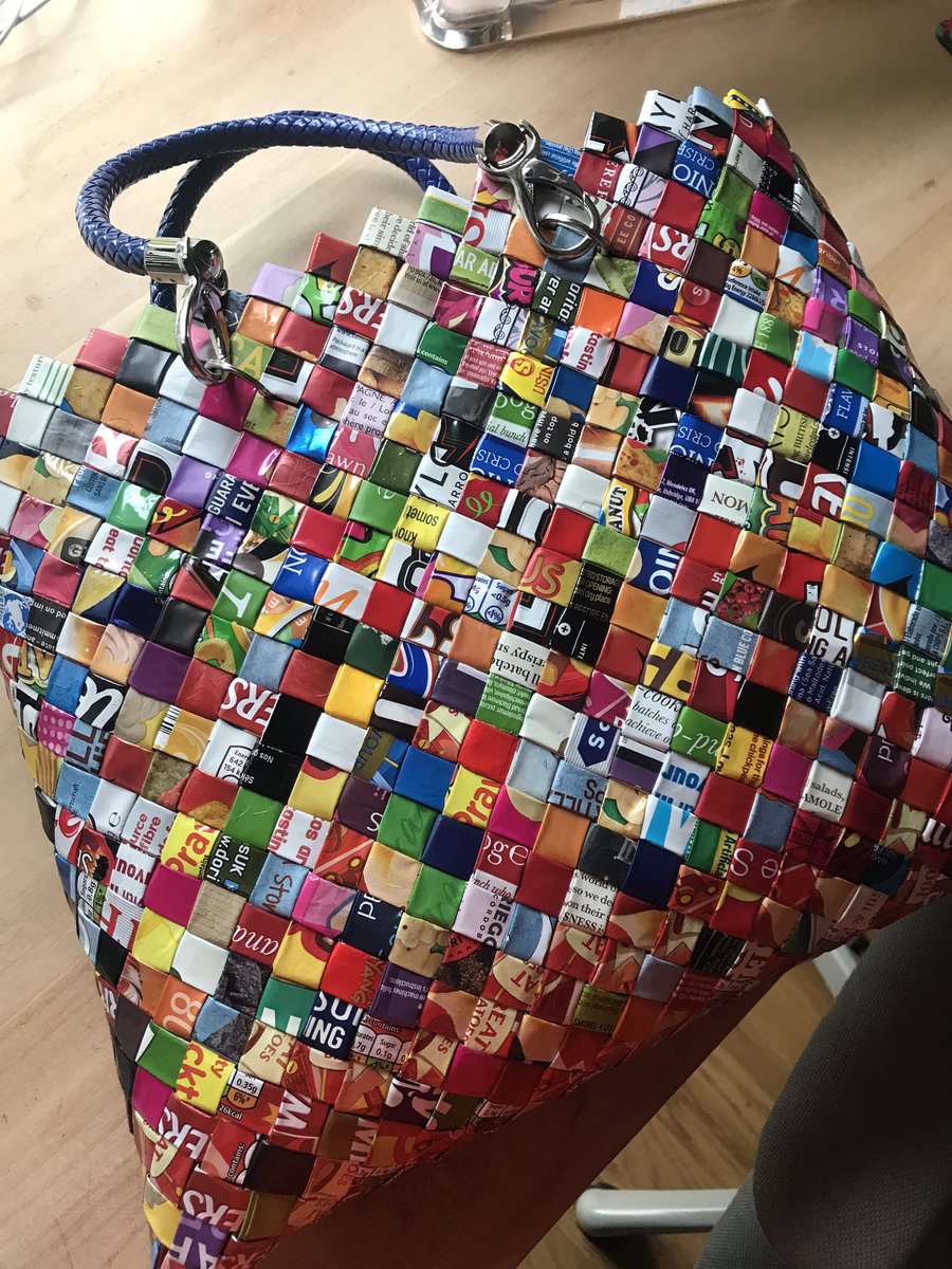 connected_cpf's tweet photo. How amazing is this bag made by one of our ploggers from 100s of sweet, crisp and food wrappers? Love seeing people make extraordinary pieces of art from otherwise waste materials. 💚 #art #weaving #zerowaste https://t.co/vl3Ki1xDmM