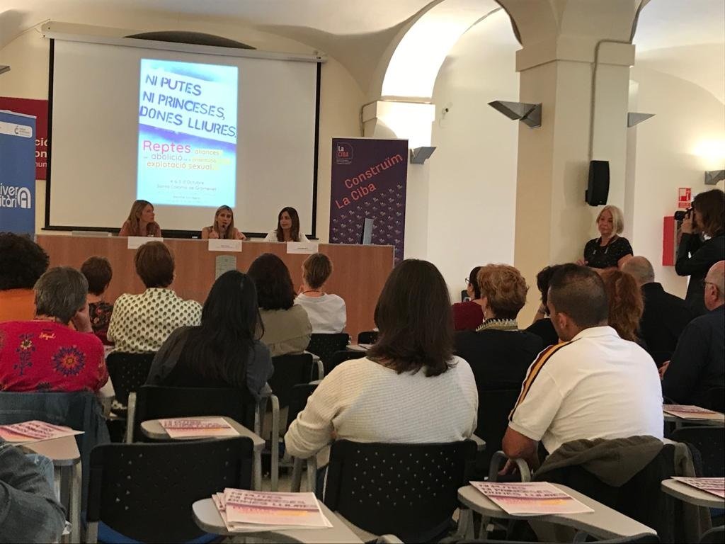 IgualtatDiba's tweet photo. Avui debatim entorn els reptes i les aliances necessàries per l’abolició de la prostitució i #ExplotacioSexual. Sumant esforços avançarem!! A @scgramenet amb @LluisaMoretSabi @nuriaparlon @martinezportell https://t.co/fOpbz8gRYo