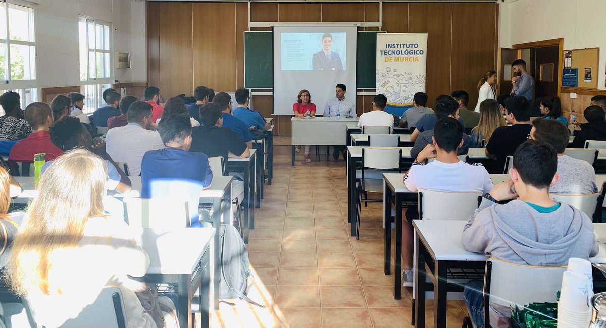 UCAM_ITM's tweet image. Comenzamos ☕️ #JobCoffe ☕️

Ponente #AlbertoGraneroGarcía 👨🏻‍💻 
#SeniorDataEngineer 🔌 at @Telefonica 

 Destinado @UCAMinformatica 💻 @UCAM