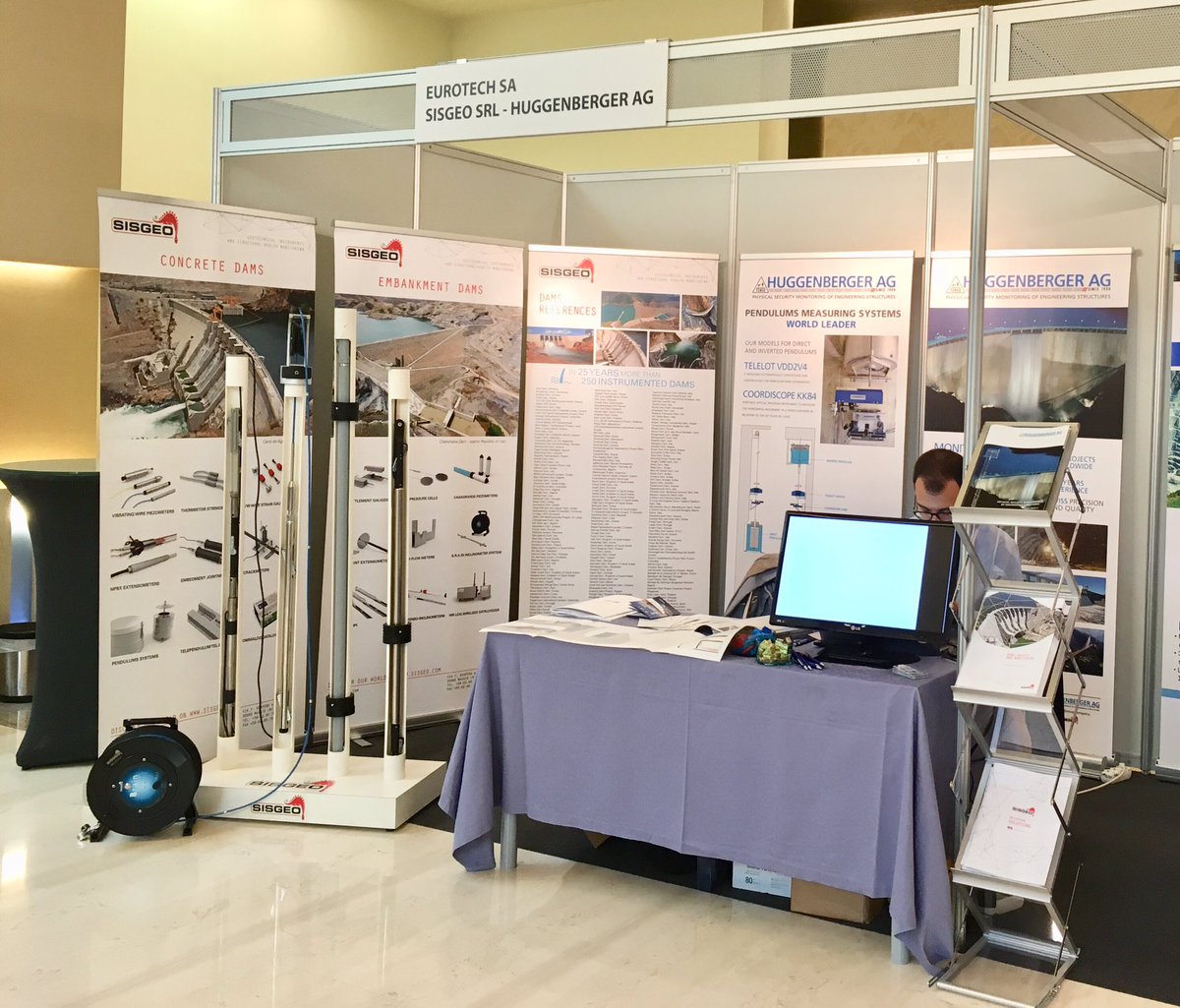 eurotech_sa's tweet photo. #BRAIN system demonstration! New age in inclinometer measuring systems by #Sisgeo Srl!
#11icold #icold2019 https://t.co/wjrD0JD1Eq