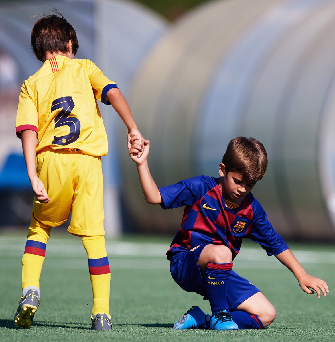 💙❤ Teaching #FCBarcelona values from the HEART 💙❤ #BarçaAcademy 
#Humility
#Effort
#Ambition
#Respect
#Teamwork