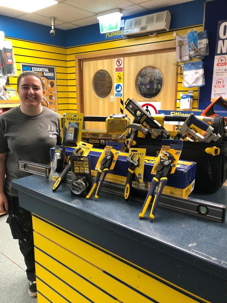 JJMPLUMBERS's tweet photo. Apprentice Katie with her big #Win Thanks to @CityPlumbingUK what a great prize for a #firstyearapprentice @ColegyCymoedd #apprentice #cardiff #Plumber #plumbing #winner https://t.co/jSvGcM3W2b
