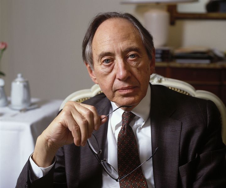 tantriclens's tweet image. Alvin Toffler #BOTD 1928-2016 Author and futurist.
"The illiterate of the 21st century will not be those who cannot read and write, but those who cannot learn, unlearn, and relearn." Toffler
Married to "Heidi", futurist, who actively influenced Toffler’s professional growth.