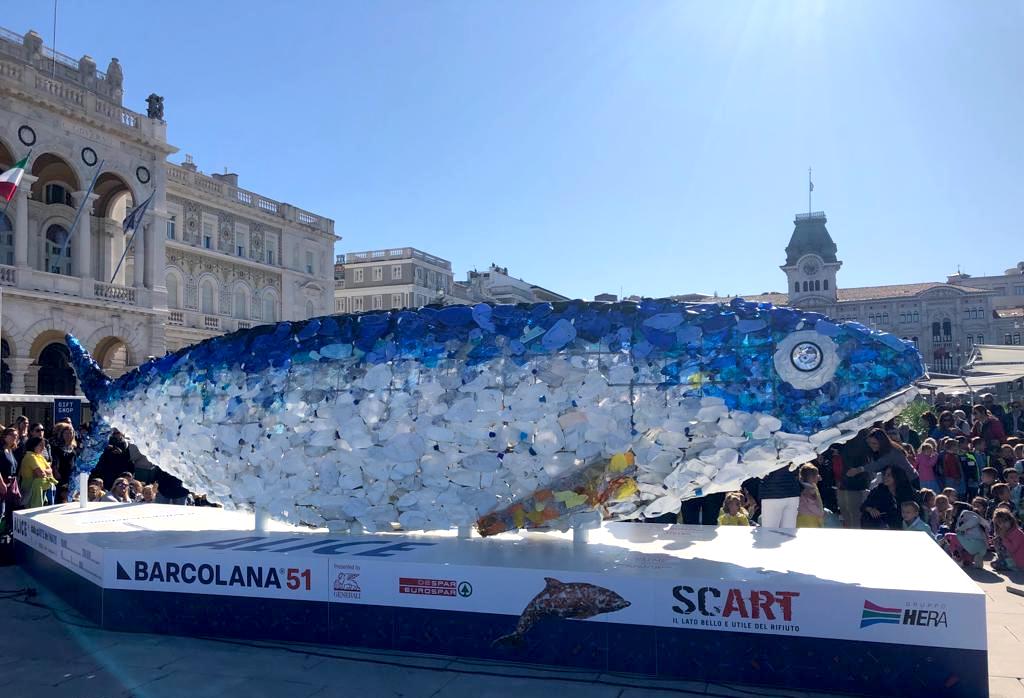 Barcolana (@regatabarcolana) on Twitter photo La vera rivoluzione è fare la raccolta differenziata 🐟♻️💙
#dallapARTEdelMARE
<a href="/AcegasApsAmga/">AcegasApsAmga</a> <a href="/Despar_Nordest/">Despar Nordest</a> <a href="/GruppoHera/">GruppoHera</a> <a href="/ComunediTrieste/">Comune di Trieste</a> <a href="/regioneFVGit/">Regione FVG</a> #SCART <a href="/mitjagialuz/">Mitja Gialuz</a> La vera rivoluzione è fare la raccolta differenziata 🐟♻️💙
#dallapARTEdelMARE
<a href="/AcegasApsAmga/">AcegasApsAmga</a> <a href="/Despar_Nordest/">Despar Nordest</a> <a href="/GruppoHera/">GruppoHera</a> <a href="/ComunediTrieste/">Comune di Trieste</a> <a href="/regioneFVGit/">Regione FVG</a> #SCART <a href="/mitjagialuz/">Mitja Gialuz</a>