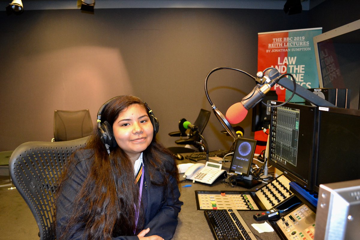 LaRetraiteSW12's tweet image. A big thank you goes to Humera from @ucl and Nina from @BBC  for offering a great tour of the BBC Studios to the students who took part in the Young Interpreter Project - thoroughly enjoyable and greatly appreciated! #YoungInterpreter #EAL #CommunityLanguages