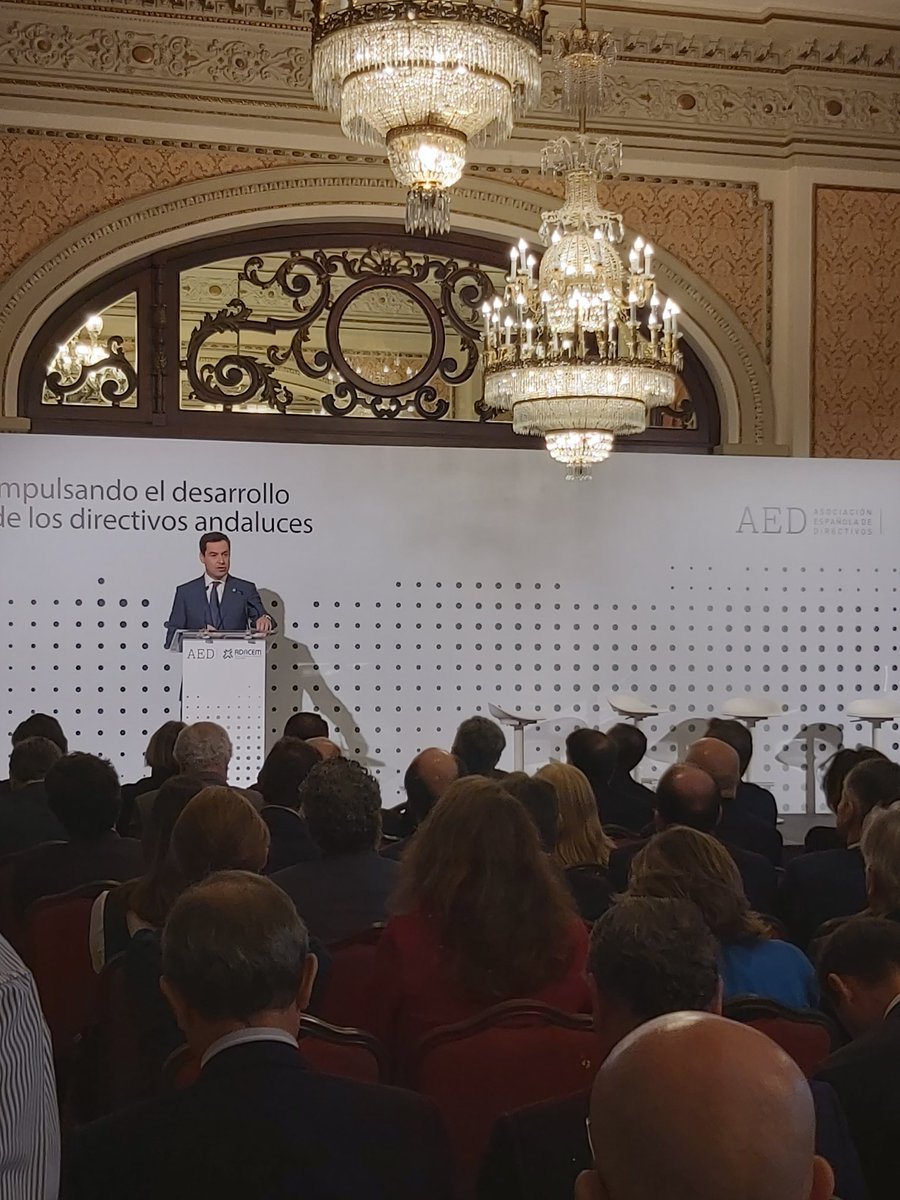🔘 En el acto de presentación de 
la Asociación Española de Directivos, con la clausura de <a href="/JuanMa_Moreno/">Juanma Moreno</a>

Es clave el impulso al desarrollo de este colectivo en beneficio de la economía y el empleo. 
 <a href="/ADACEMtweets/">ADACEM, ahora formamos parte de AED</a>