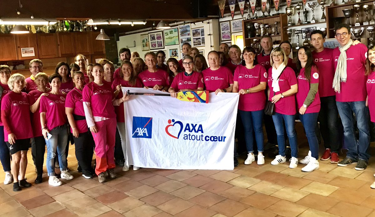 Karinemalca02's tweet photo. A Bordeaux-Lac les managers de la Direction de @JMPtoo  se mobilisent pour #OctobreRose et s’initient au #Dragonboat en soutien à l’ensemble des femmes dans la lutte contre le cancer du sein avec l’asso➡️ https://t.co/oJE8XoVXVI #AXAAtoutCoeur 🎀💪🎀 https://t.co/LaM0dO5a1Q