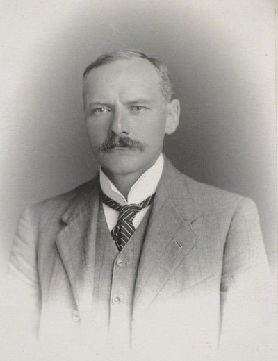 HistoryTroupe's tweet image. Scientist Ernest William Brown was born in Hull on this day in 1866, the son of a timber merchant. The family home was at 4 Milton Terrace, Anlaby Road. His major work Tables of the Motion of the Moon, was published in 1919. He died in New Haven, CT, in 1938. 

#History #OTD