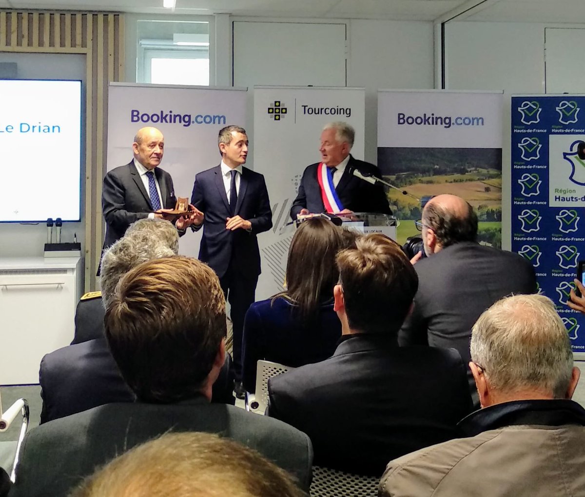 Inauguration du nouveau bâtiment de Booking.com à Tourcoing. La plateforme européenne du Groupe accueille déjà 750 salariés. Vive le Nord ! Vive ⁦<a href="/TourcoingVille/">Ville De Tourcoing</a>⁩ !