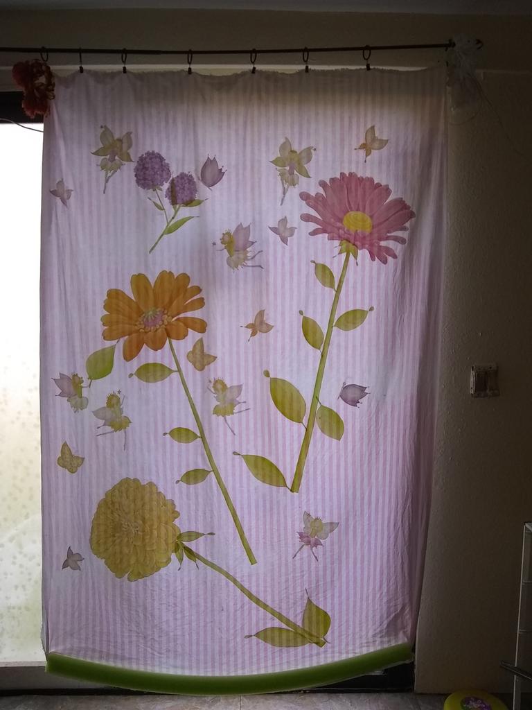 UnChat's tweet image. When I joined Twitter, I wanted to tweet about #design and #filmsetdesign. Back to basics...a .22 cent pool noodle, faded but new material, 2pet toys with too much string for pet toys @spcafl, and a used press on wall sticker set. My cat&apos;s window curtain. Hit the noodle guys!