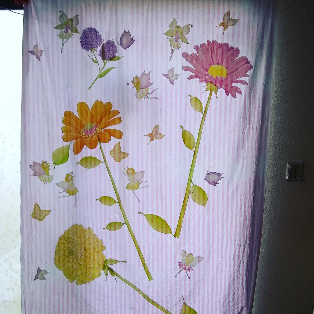 UnChat's tweet image. When I joined Twitter, I wanted to tweet about #design and #filmsetdesign. Back to basics...a .22 cent pool noodle, faded but new material, 2pet toys with too much string for pet toys @spcafl, and a used press on wall sticker set. My cat&apos;s window curtain. Hit the noodle guys!