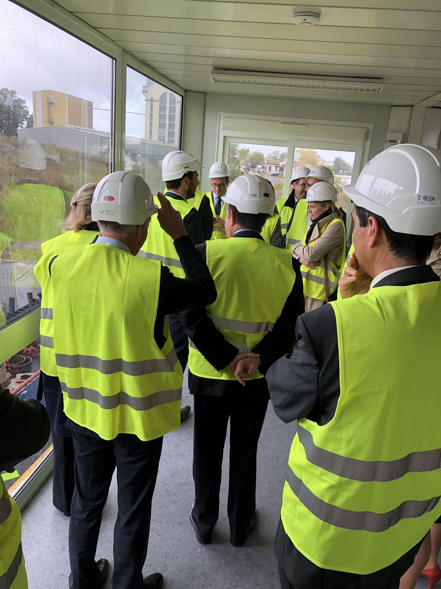 JPierre_Moneger's tweet photo. Aujourd'hui, je suis à @BxMetro pour visiter le chantier de forage géothermique et la chaufferie dédiée au réseau de chaleur de la Plaine Rive Droite, qui verra le jour en 2023. Bravo aux équipes @ENGIE_CofelyFR et @Storengy ! https://t.co/EdcogP2YJV