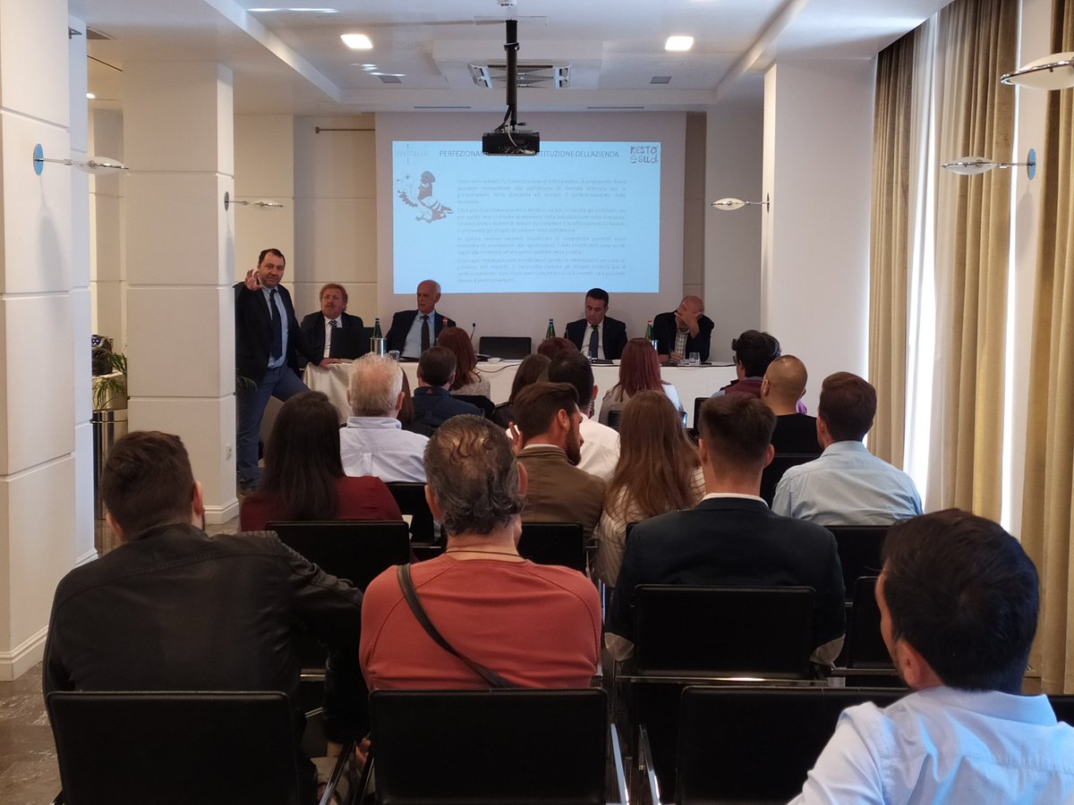 CoopTags's tweet photo. Presenti all'incontro per #restoalsud a #battipaglia.  24 aziende finanziate dal progetto grazie #bancacampaniacentro assieme a @Invitalia e @gruppoiccrea per lo sviluppo del #territorio.
#creditocooperativo #BCC https://t.co/SxjzgWR65A