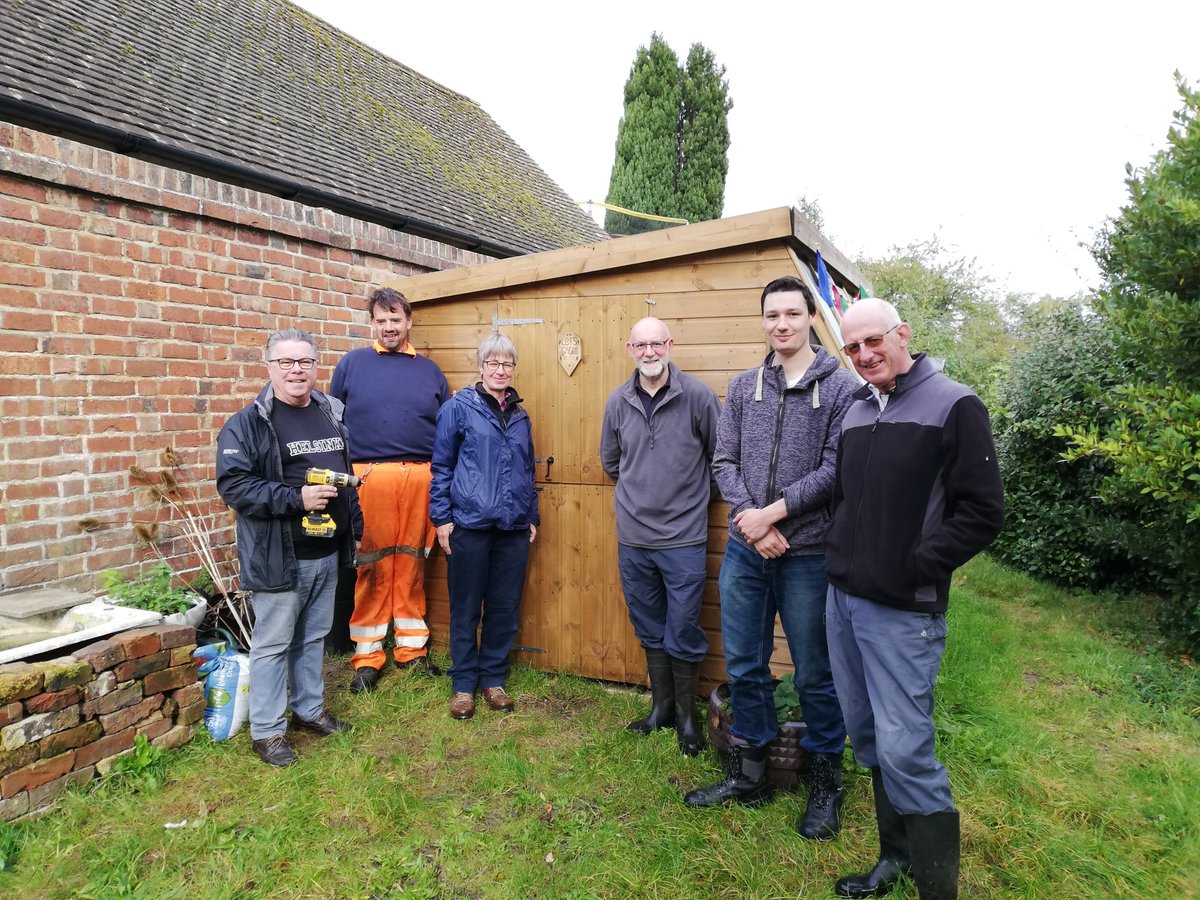 Huge thanks to Cllr Paul Barrington-King for the KCC Members Grant for our community allotment shed! And to our great #volunteers :) @KCCpressdesk