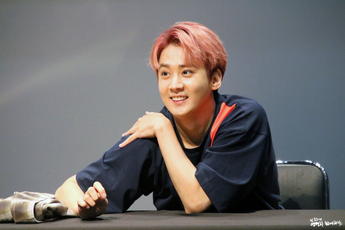 TeenRose0710's tweet photo. 931005🐿 HAPPY BIRTHDAY TO CHUNJI♡ 

10월에 태어난 아기다람쥐 이차니 생일축하해😊😍

#10월의_왕자_이찬희_생일축하해 
#SparklingVoiceChunjiDay 
(@TEEN_TOP ) https://t.co/3JJFnnAtlE