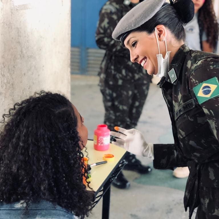 cmlexercito's tweet photo. No contexto do #ExercicioSimulado de Emprego da Força de Apoio à Defesa Civil, foi realizado no dia 4 de outubro, uma Ação Cívico-Social (ACISO) no CIEP Santos Dumont, no bairro Independência, em Petrópolis. https://t.co/WOKNUH7ifv