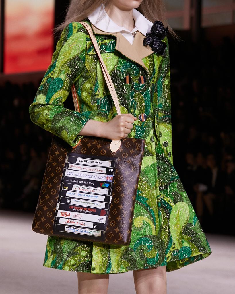 X \ Louis Vuitton على X: #LVSS20 Era hopping. A printed Monogram Carry It  bag from @TWNGhesquiere 's latest #LouisVuitton Collection. See more from  the fashion show at  l  https