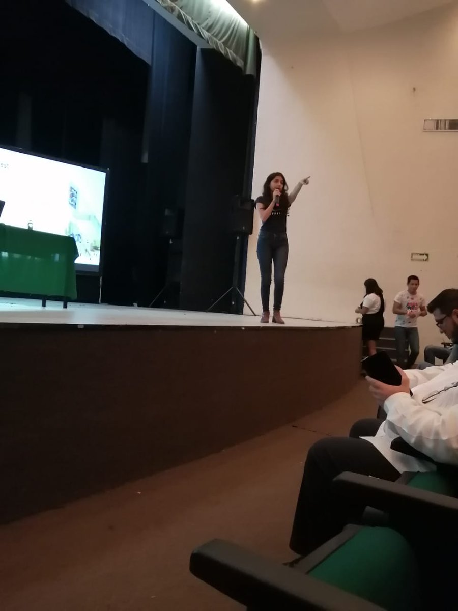 gdgvhsa's tweet image. @ArkangelB @KenzaZouaoui para el segundo día de Google #DevFest #CONAIS #designthinking #Flutter