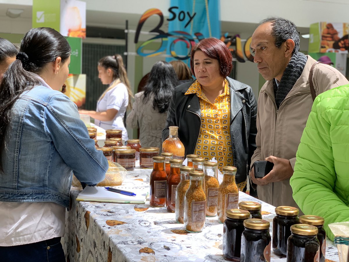 Soy_Boyaca's tweet photo. #Yogurt #Queso #Cuajada #ArepaBoyacense #Almojabana #Miel #Polen #HeladoArtesanal #ChicarrónDeCuajada 

Productos embajadores #SoyBoyacá que podrás encontrar #Hoy en la @GobBoyaca  

En #Boyacá apoyamos a nuestros empresarios... porque #CreemosEnLoNuestro

#CompraLoNuestro https://t.co/2h82c12F1V