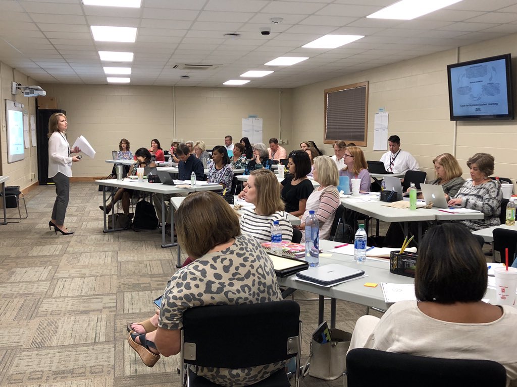 FredaReadin's tweet photo. Fantastic day of learning about the Literacy Act in Region 2 E3LC @Alabama_Reading @AlabamaDeptofEd  @MorganCoSchools @CCBOEAL @kporter_ @VOChappelle https://t.co/Desg2KU6TP