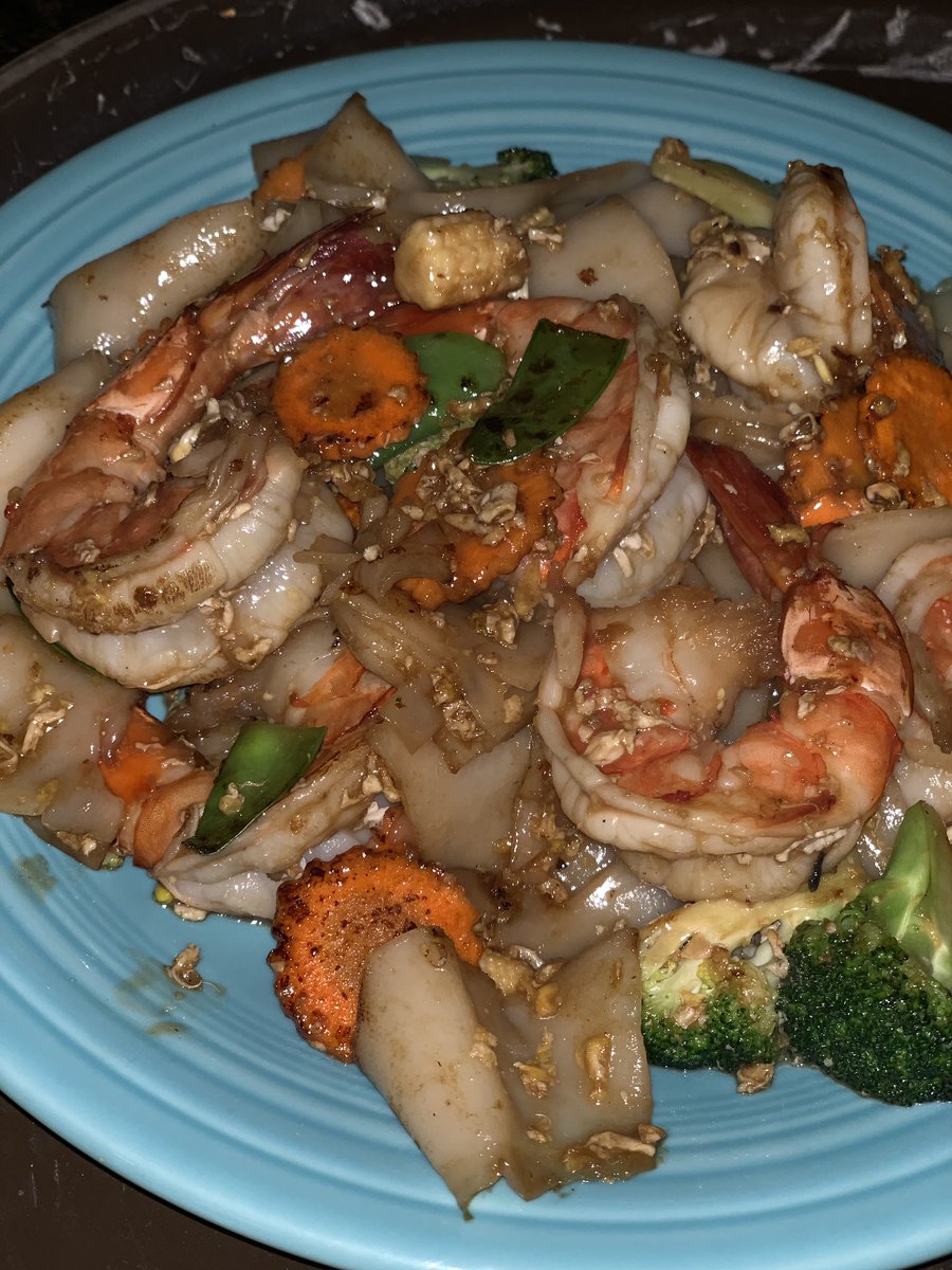 thaiexcursion's tweet image. Today’s special Pas Se-U w/ jumbo shrimp