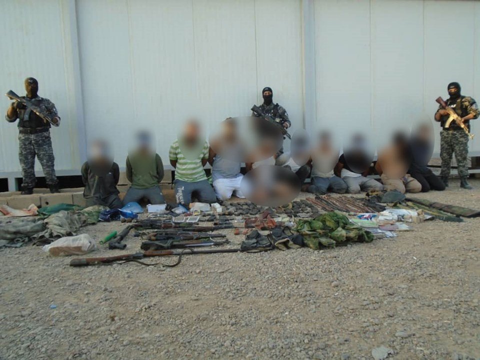 QSD_Jabha's tweet photo. قبل يومين نجحت القوات الخاصة التابعة لقوى الأمن الداخلي في #ديرالزور في تفكيك خليتين داعشيتين عدد عناصرهما 10 إرهبيين (كلهم بالصور تحت) خلال عملية واحدة في الريف الشرقي وصادرت الأسلحة والمتفجرات بحوزتهم. منذ الإصدار الأخير للبغدادي المختفي تكثف القوى عملياتها لإحباط خطط الخلايا. https://t.co/dTlb8GCWqX