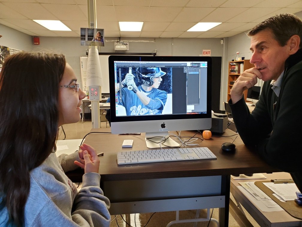 WT_Alumni's tweet image. Students and instructors learn from each other at Whittier Tech. Here you will find Brian Trainor, Design and Visual Communication Instructor, having a critical conversation with a student about the intricacies of color! 🖍️#alwayslearning #designandvisual #professionalinsight