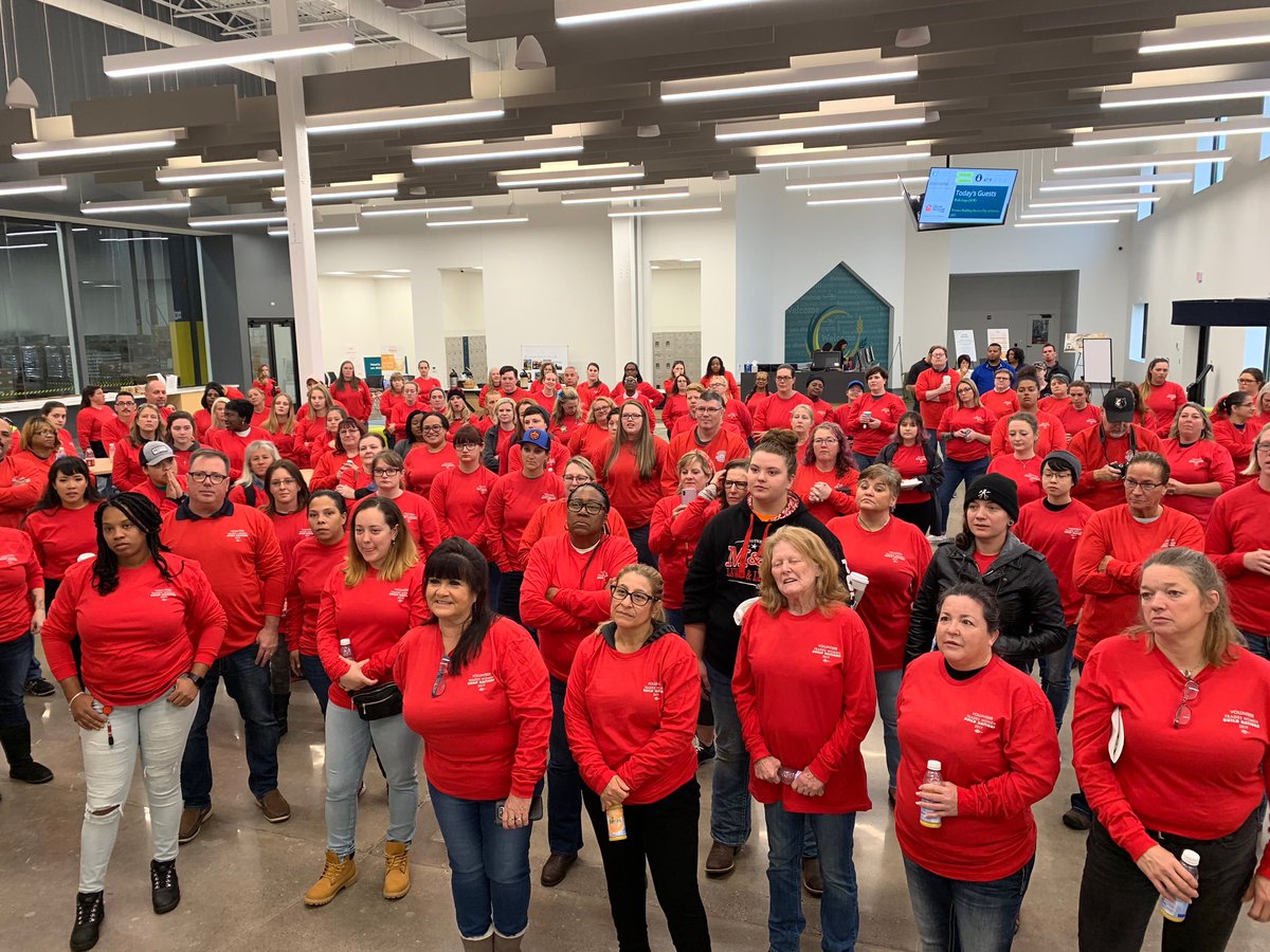 Volunteers for Day of Service... at <a href="/2harvest/">Second Harvest Heartland</a> ...Building Better Communities Every day #TWBN2019