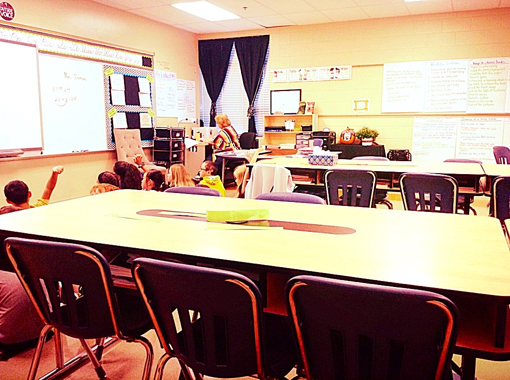 dhe176_178's tweet photo. Doing interactive read  aloud #INTERACTIVEREADALOUD https://t.co/PUjL76ZZEQ