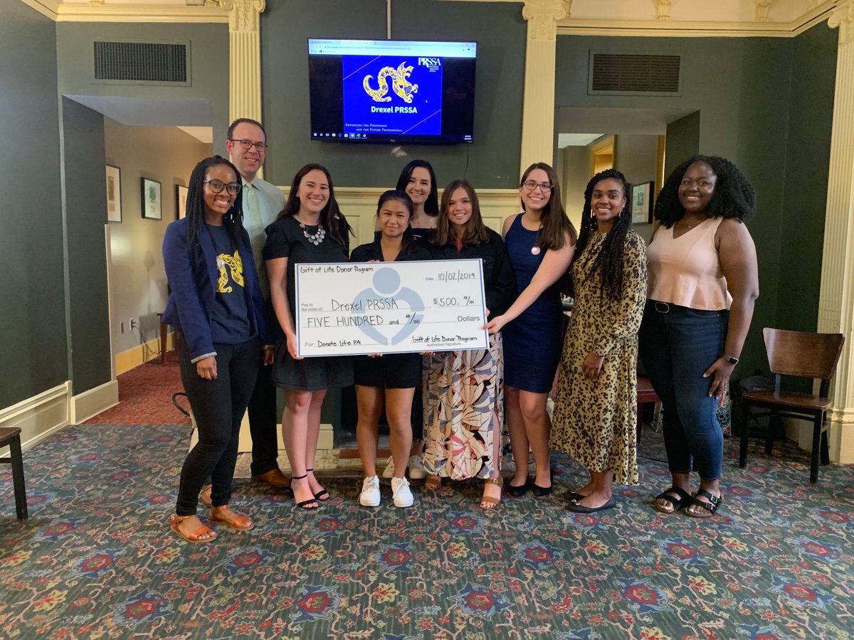 DrexelPrssa's tweet photo. #WednesdayWrapUp
Thrilled to see many old &amp; new faces at our first GBM!

HUGE thanks to #DonateLifePA for presenting us with our award for last year’s Donate Life Campaign and Traingle representative Allie Zubyk for reporting purposes meeting
#drexelprssa #DonateLifePA https://t.co/a2hsArk3Mv