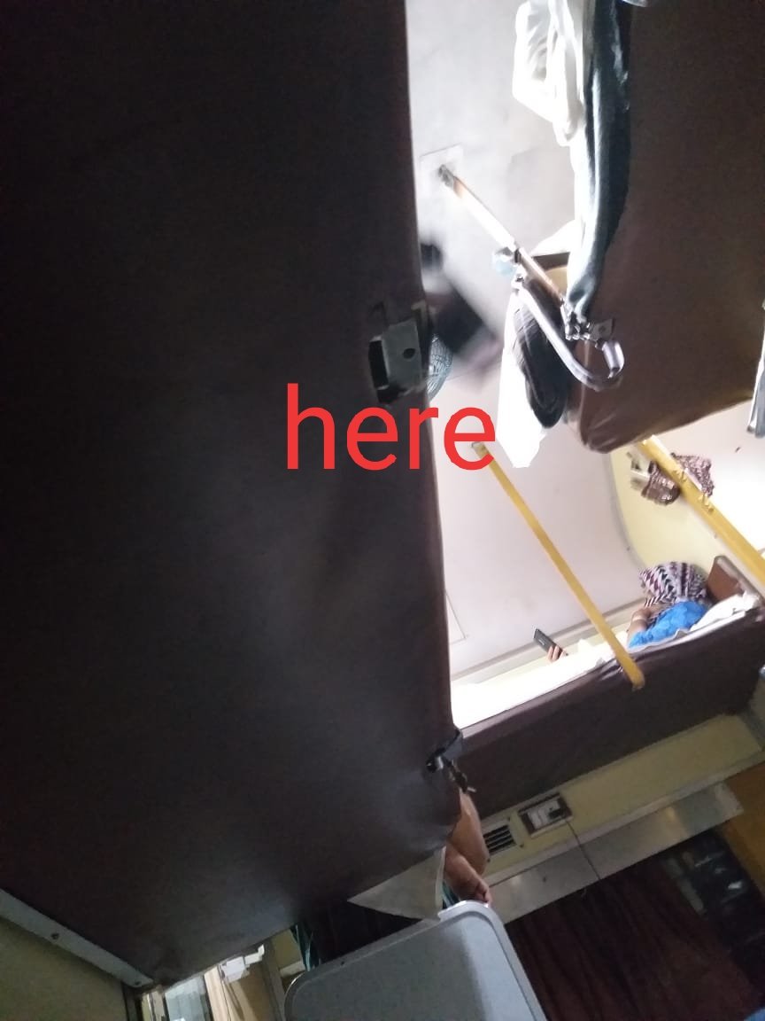asrith_s's tweet photo. @RailwaySeva 
Train number: 12759
Charminar exp, mas to sc
Middle birth lock is left hanging and not getting fixed,  in a position to slip. Resolve pls.Fear it will trip over the lower birth people. Help needed. Caretaker was rude in reply. Urgent help
Pnr: 4160618307 https://t.co/O1bp8T0OjN