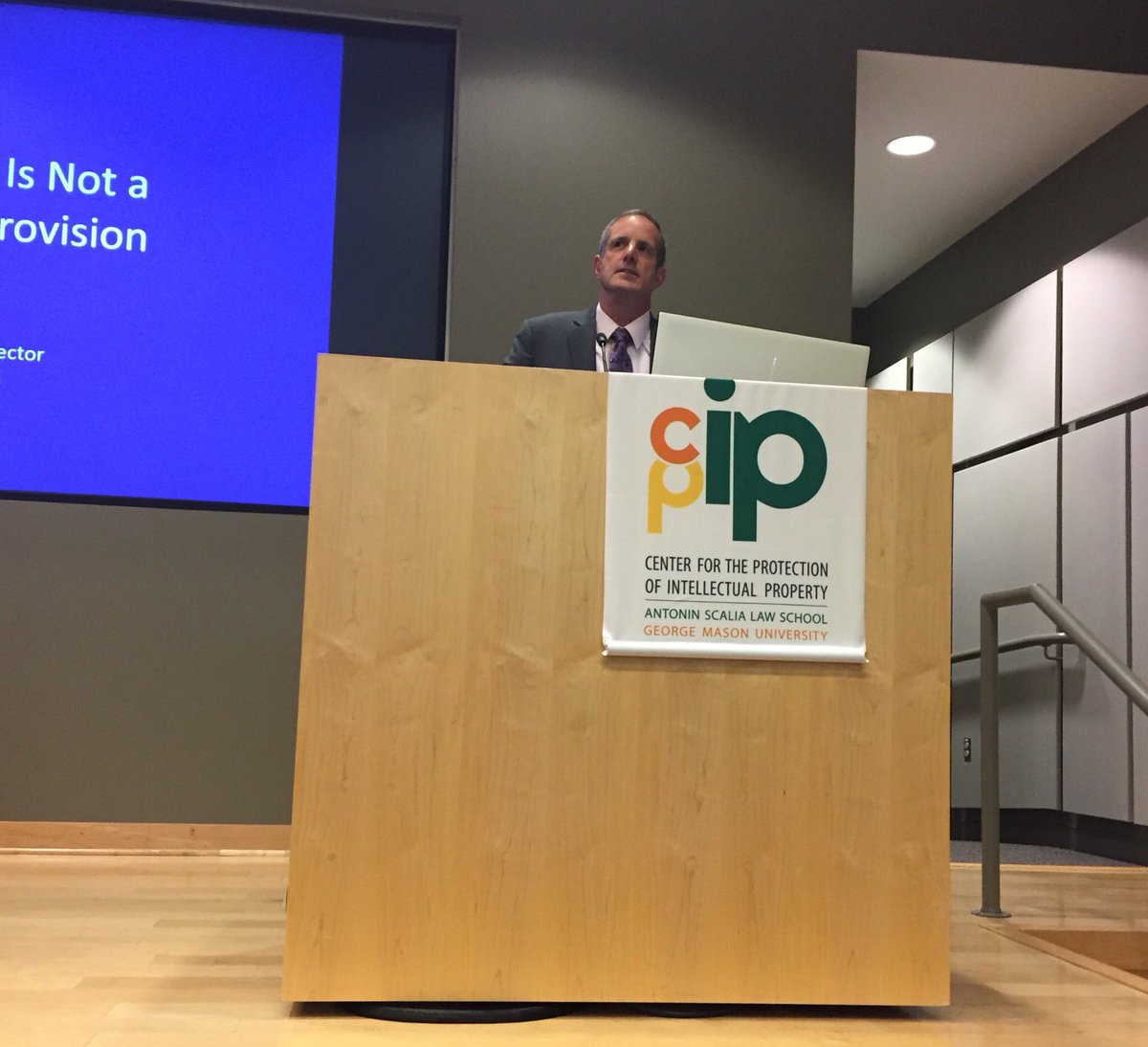 KevinRMadigan's tweet photo. .@ProfSeanOConnor explains the origins of section 1498 and current confusion surrounding its use as a price control mechanism #CPIP2019 https://t.co/7mPnhOiDWv