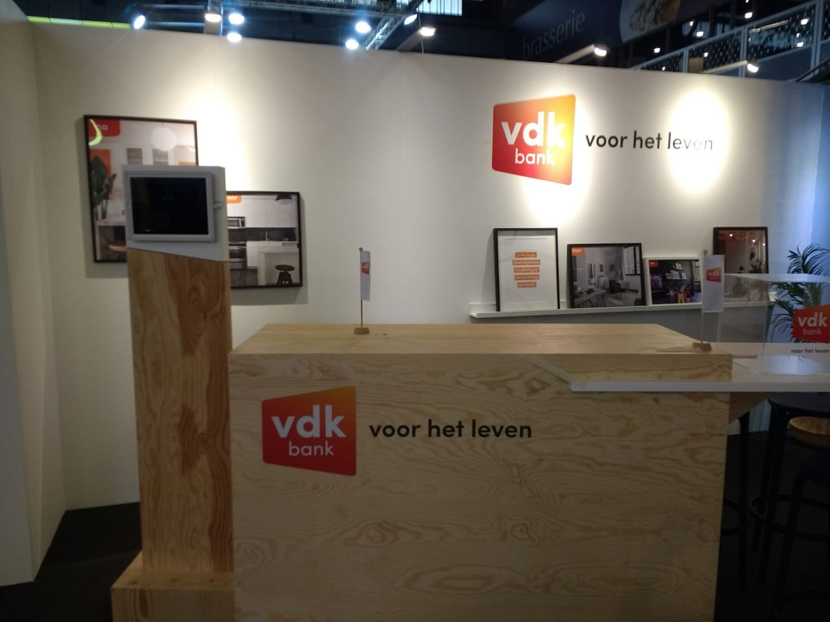 vdkbank's tweet photo. Morgen is het zover: we staan opnieuw op de bisbeurs, hét bouw- en inspiratiesalon in Flanders Expo. Breng ons een bezoekje op stand 1020 en maak kans op een geweldige instuif. #bis19 #bisbeurs #vdkbank https://t.co/deLIXyL6ch