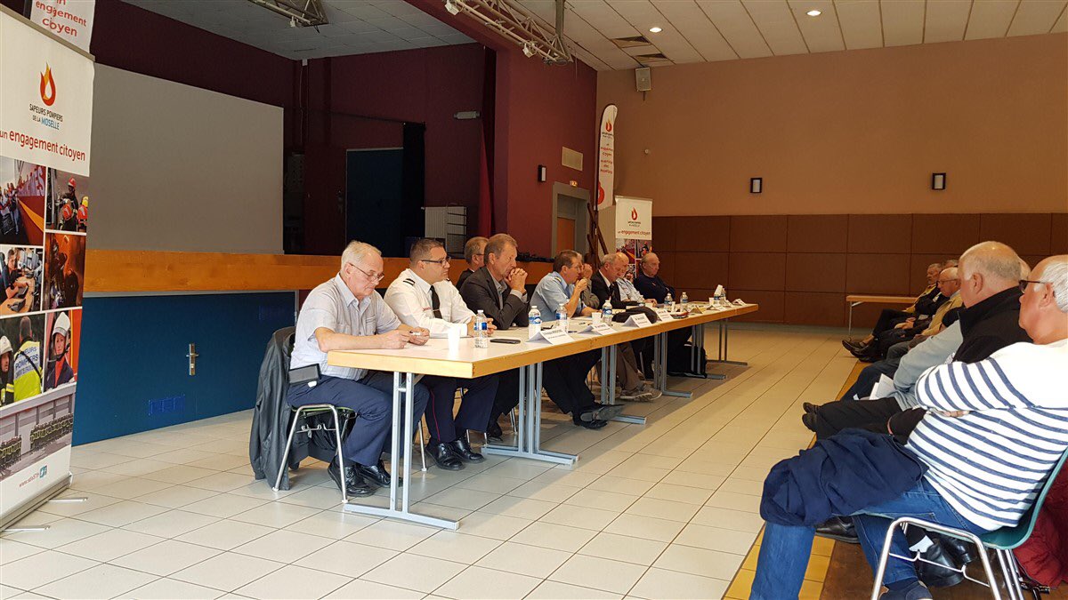 SDIS57's tweet photo. Assemblée générale de la section des anciens sapeurs-pompiers hier à Corny-sur-Moselle en présence du président de l’@udsp57 et du directeur départemental adjoint du SDIS de la @MoselleCD57. https://t.co/vK6bPkLrjm