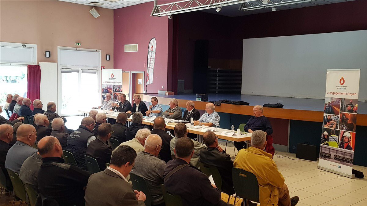 SDIS57's tweet photo. Assemblée générale de la section des anciens sapeurs-pompiers hier à Corny-sur-Moselle en présence du président de l’@udsp57 et du directeur départemental adjoint du SDIS de la @MoselleCD57. https://t.co/vK6bPkLrjm