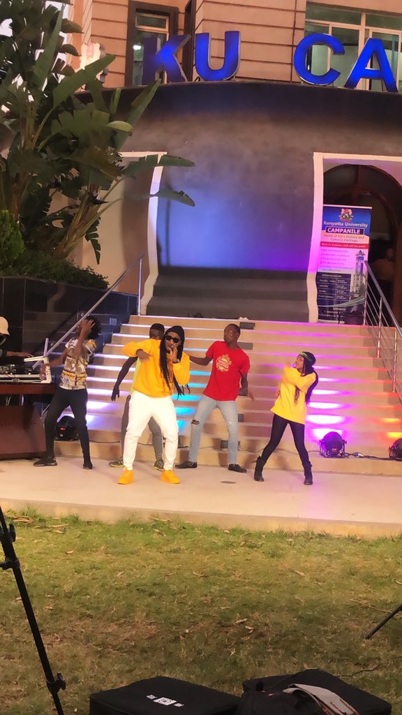 FAMUSIQ's tweet photo. S/O @sylva254 for the platform #TopInAfrica @kutvkenya  🙏🏾....  #mediatour #kenya #fa2theworld #dotmusic #Zo!!!!! https://t.co/hbQlDc8jWA