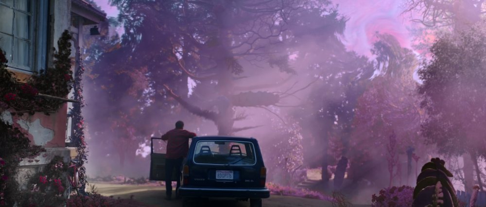 Ok, so the #Lovecraft Film Festival kicks off today, and we noticed that the Pacific Northwest premier of "Color Out of Space" starring Nicholas Cage is being shown at 9pm! ☄️
We wish we were there, how about you? 🤩
#Horror #NicholasCage