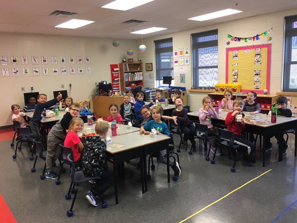 MmeMacG's tweet photo. We love breakfast program! Thanks to all our wonderful volunteers @ElizabethParkEl https://t.co/1rxNpeeIAz